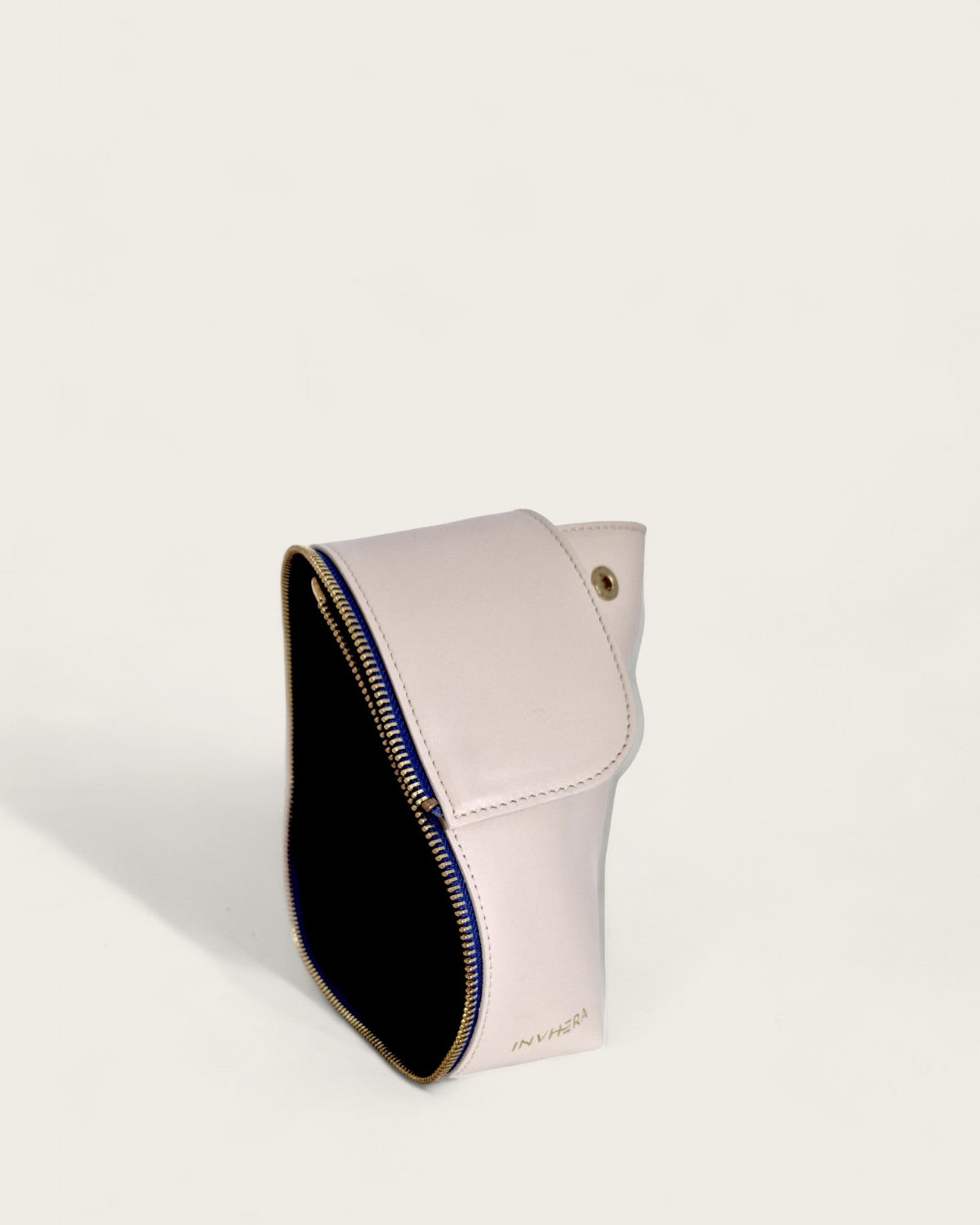 accessoire beige en cuir lisse et modulable pour le sac en cuir Invhera